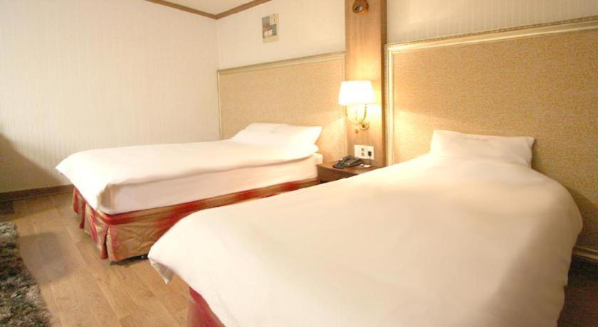 Hotel Olympic Changwon Buitenkant foto