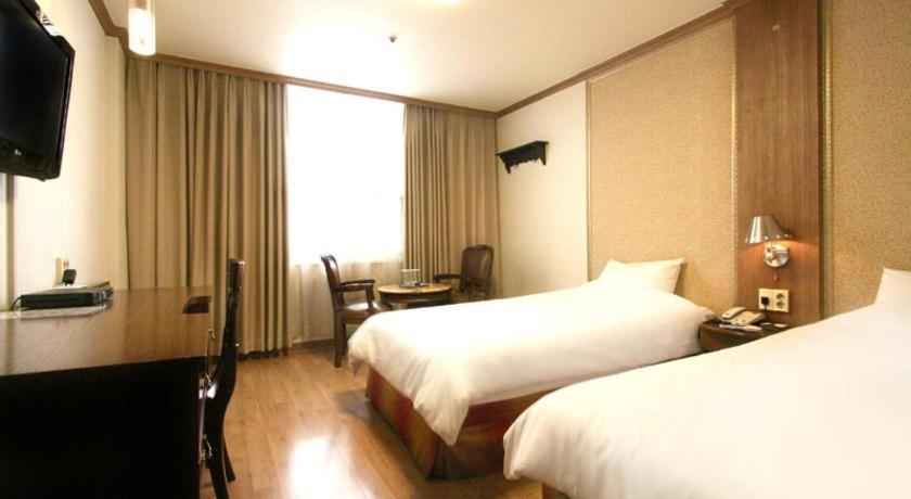 Hotel Olympic Changwon Buitenkant foto