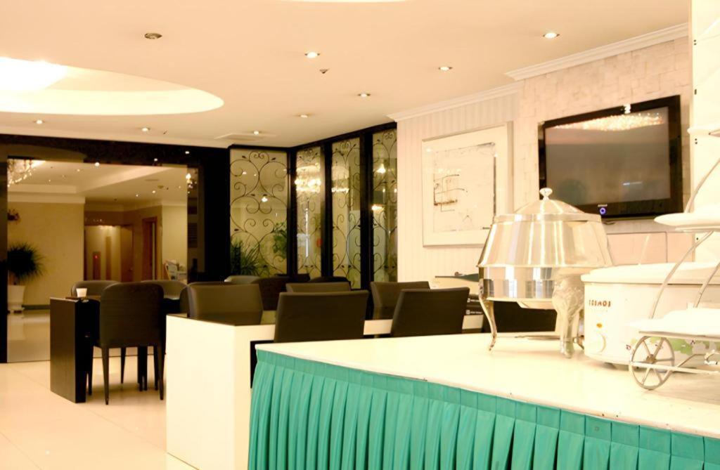 Hotel Olympic Changwon Buitenkant foto