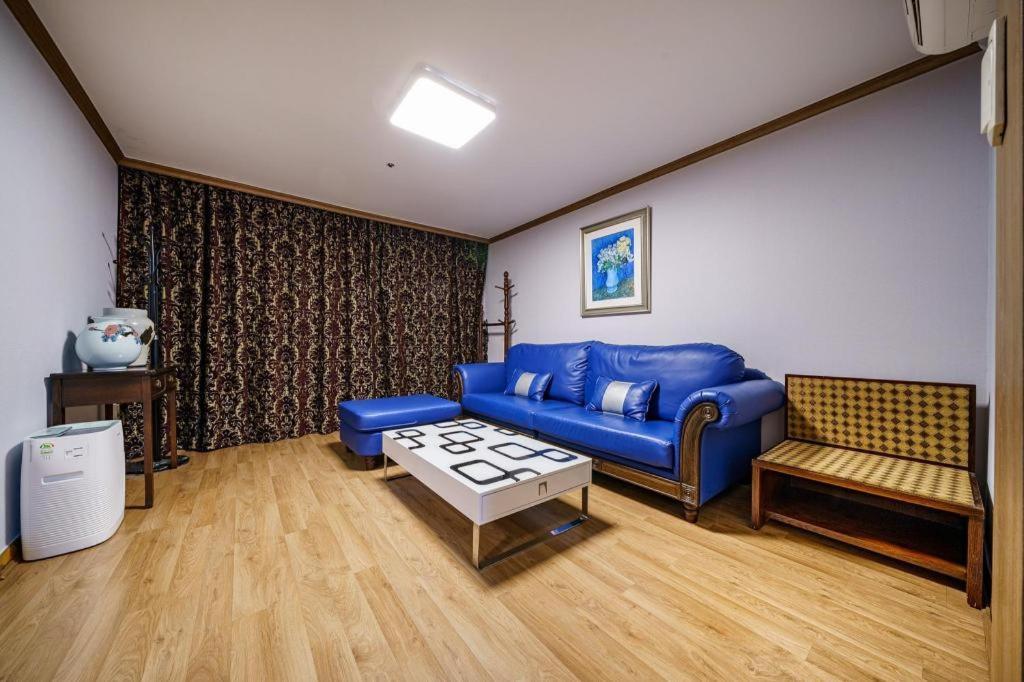 Hotel Olympic Changwon Buitenkant foto