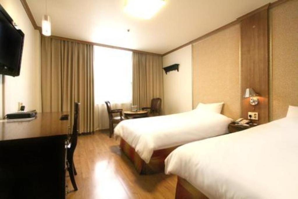 Hotel Olympic Changwon Buitenkant foto
