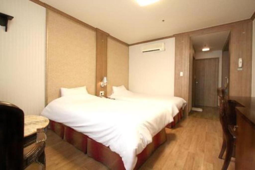 Hotel Olympic Changwon Buitenkant foto