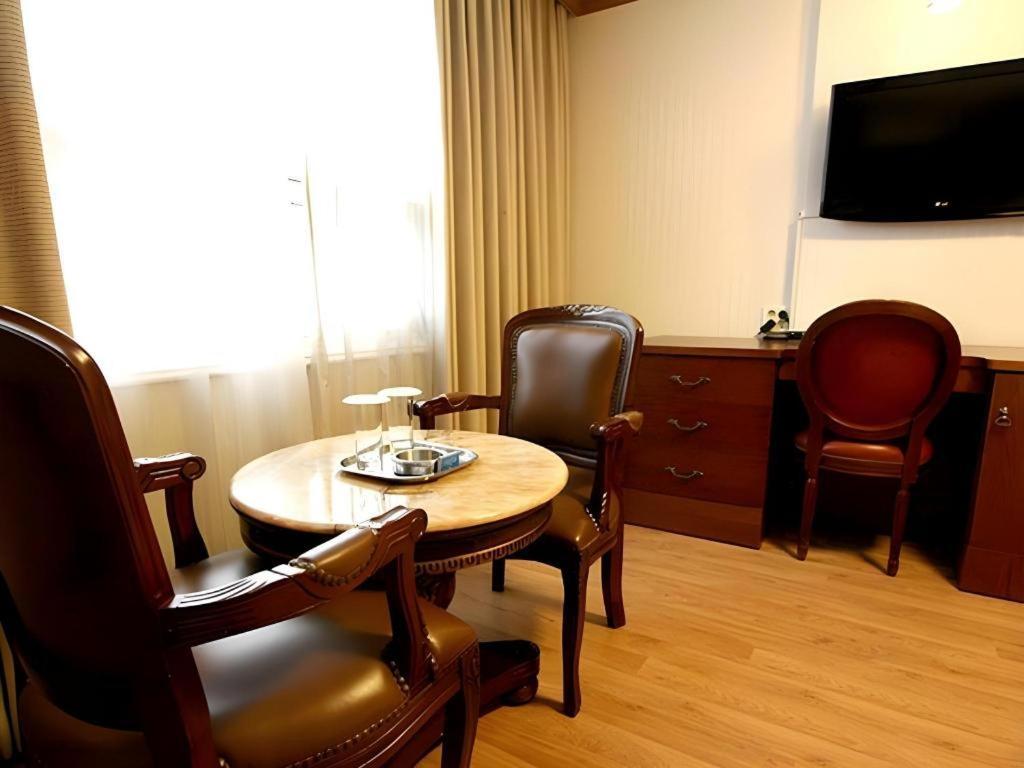 Hotel Olympic Changwon Buitenkant foto