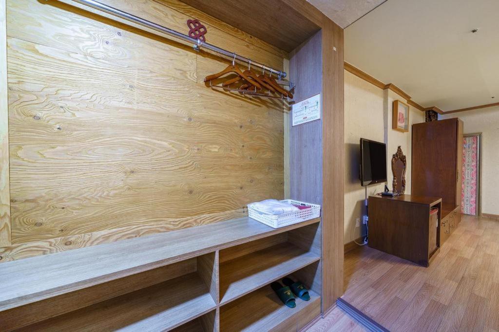 Hotel Olympic Changwon Buitenkant foto