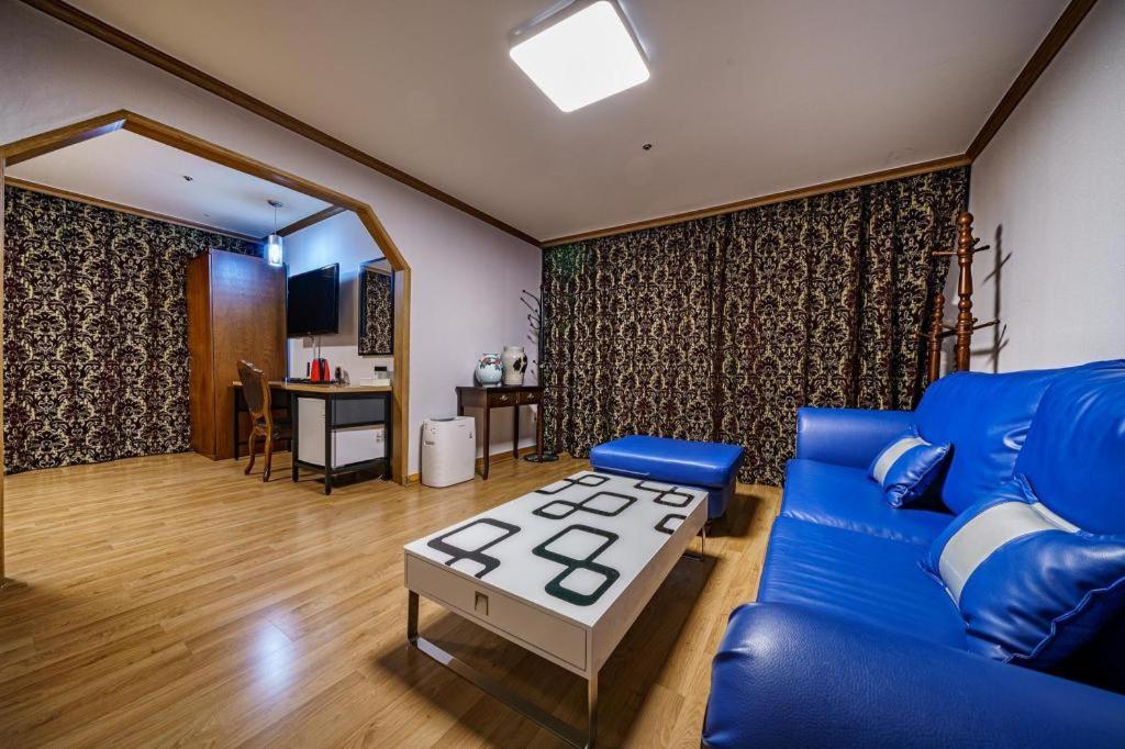 Hotel Olympic Changwon Buitenkant foto