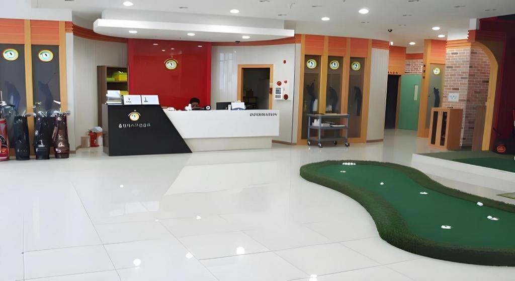 Hotel Olympic Changwon Buitenkant foto